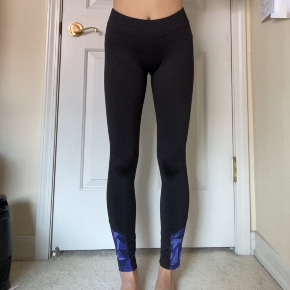 Black leggings with purple detailing